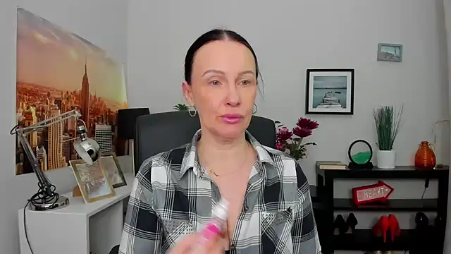 Snapshot of Velvet_Jasmine chatting on 10.07.25 Velvet Jasmine online show from 10.07.25