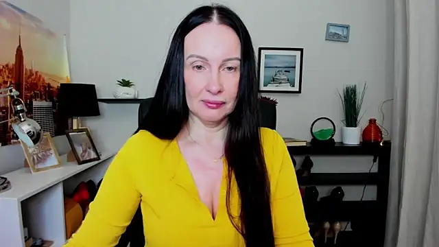 Snapshot of Velvet_Jasmine chatting on 10.14.25 Velvet Jasmine online show from 10.14.25