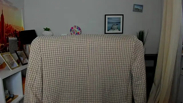 Snapshot of Velvet_Jasmine chatting on 11.01.25 Velvet Jasmine online show from 11.01.25