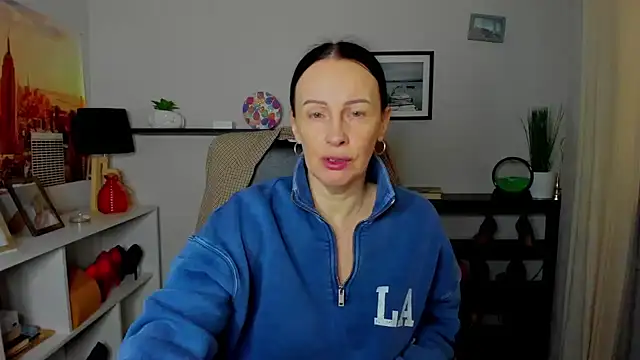 Snapshot of Velvet_Jasmine chatting on 11.15.25 Velvet Jasmine online show from 11.15.25