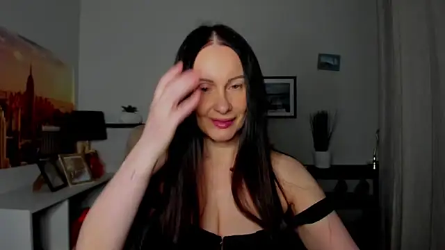 Velvet Jasmine online show from 12.03.25