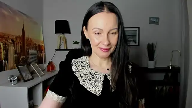 Velvet Jasmine online show from 02.05.26