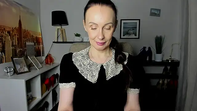 Velvet Jasmine online show from 02.12.26