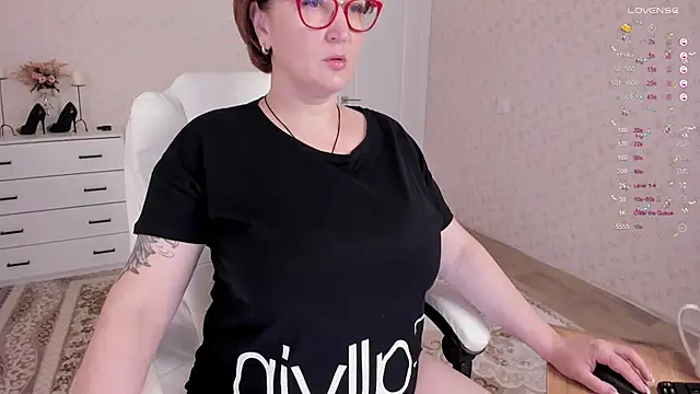 Snapshot of Sanata_James chatting on 10.23.25 Sanata James online show from 10.23.25