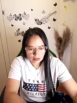 Snapshot of Daliz_Leon chatting on 10.05.25 Daliz Leon online show from 10.05.25