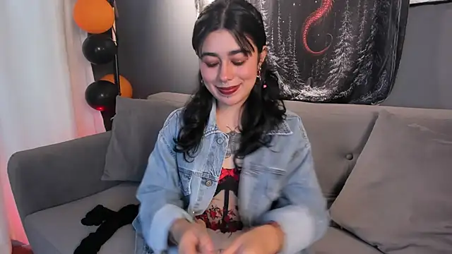 Snapshot of flower_smith_ chatting on 10.11.25 flower smith online show from 10.11.25