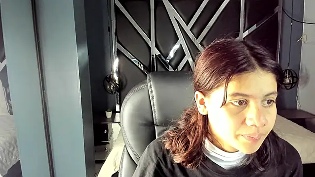 Julieth brown  online show from 10.02.25