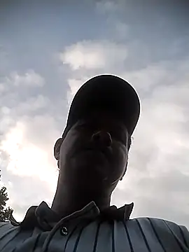 colombiano198720 online show from 10.19.25