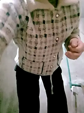 Snapshot of Maymay0033 chatting on 12.01.25 Maymay0033 online show from 12.01.25