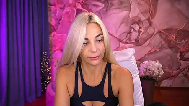 BellaRayyy online show from 09.29.25