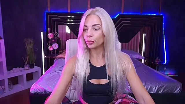 BellaRayyy online show from 10.09.25