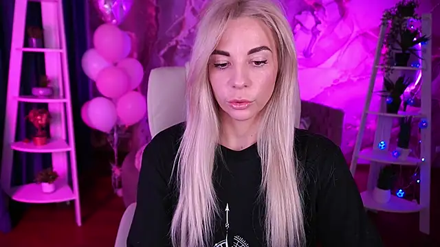 BellaRayyy online show from 02.24.26