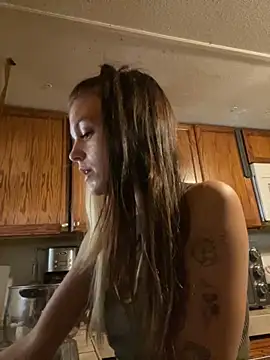 ittybittymeryssa online show from 11.04.25