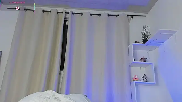 Selenafox 0 online show from 11.11.25