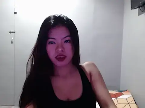 Snapshot of nathalie_x chatting on 12.05.25 nathalie x online show from 12.05.25