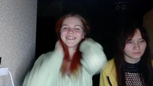 Snapshot of Poppy_sun chatting on 10.23.25 Poppy sun online show from 10.23.25