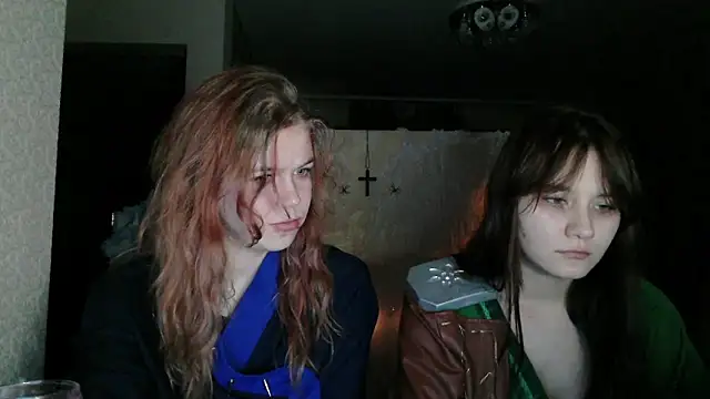 Snapshot of Poppy_sun chatting on 10.31.25 Poppy sun online show from 10.31.25