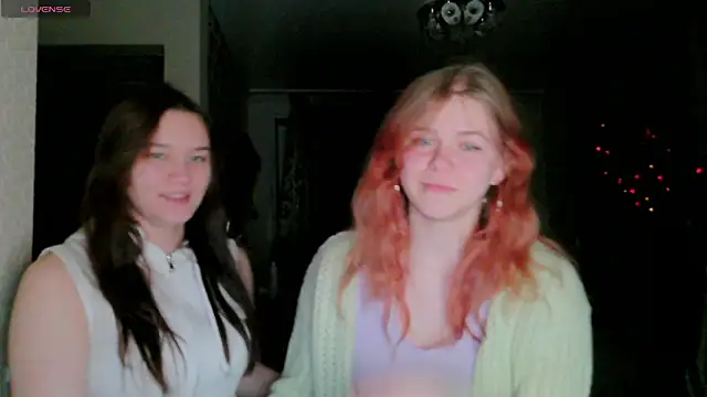 Snapshot of Poppy_sun chatting on 11.15.25 Poppy sun online show from 11.15.25