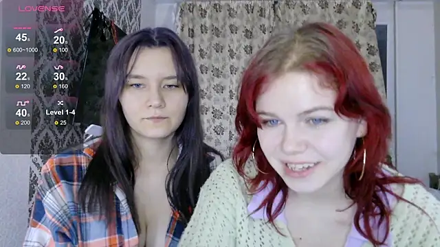 Snapshot of Poppy_sun chatting on 11.26.25 Poppy sun online show from 11.26.25