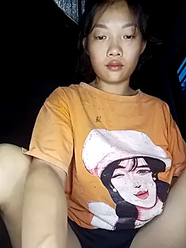 Snapshot of Ananine chatting on 10.14.25 Ananine online show from 10.14.25