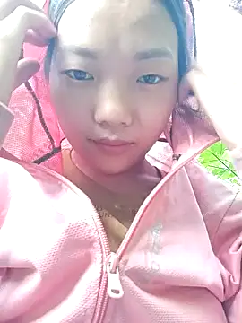 Snapshot of Ananine chatting on 10.19.25 Ananine online show from 10.19.25