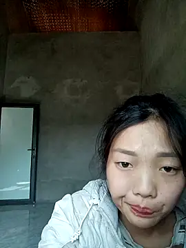 Snapshot of Ananine chatting on 11.26.25 Ananine online show from 11.26.25