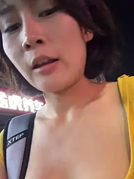 Snapshot of A_girla chatting on 05.27.26 A girla online show from 05.27.26