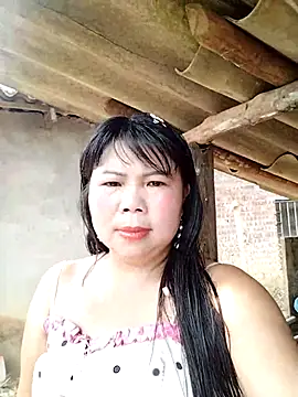 Snapshot of lusy-00 chatting on 04.14.26 lusy-00 online show from 04.14.26