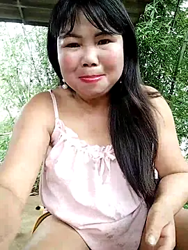 Snapshot of lusy-00 chatting on 05.30.26 lusy-00 online show from 05.30.26