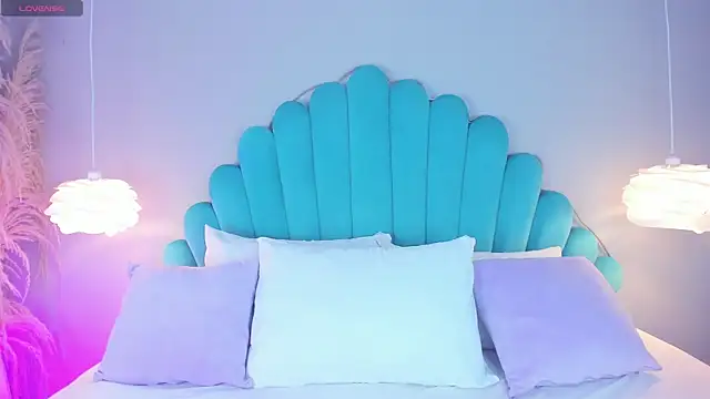 Snapshot of AlassiaHocthner chatting on 11.04.25 AlassiaHocthner online show from 11.04.25