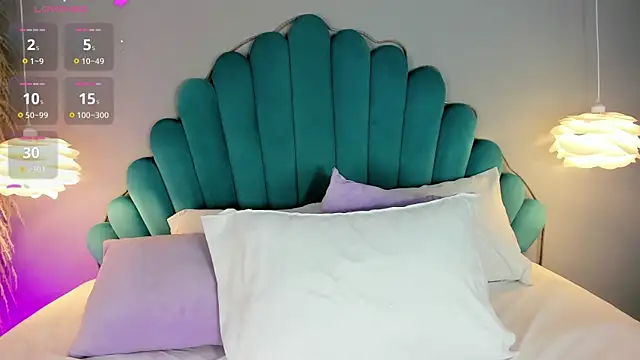 AlassiaHocthner online show from 02.12.26