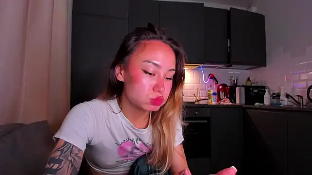 Snapshot of baobei03 chatting on 11.06.25 baobei03 online show from 11.06.25