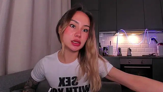 Snapshot of baobei03 chatting on 11.13.25 baobei03 online show from 11.13.25