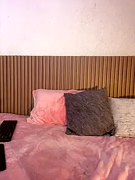 Alisha Olsen  online show from 10.08.25