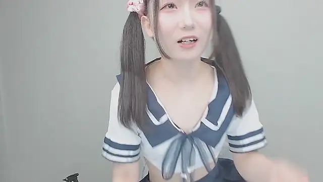 Snapshot of Hanna_xxx_cute chatting on 11.29.25 Hanna xxx cute online show from 11.29.25