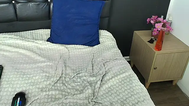 LiaMonroee  online show from 01.05.26