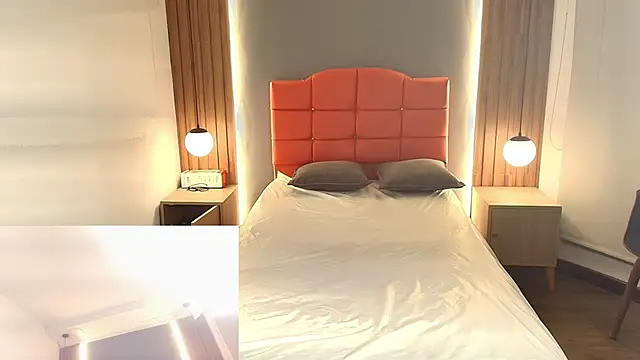 LiaMonroee  online show from 02.25.26