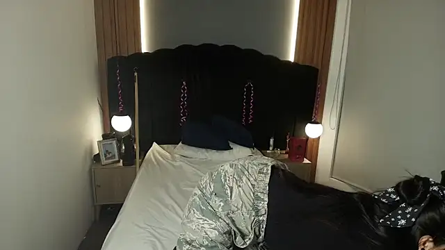 LiaMonroee  online show from 04.01.26