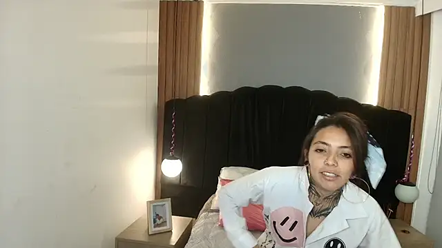 LiaMonroee  online show from 05.06.26