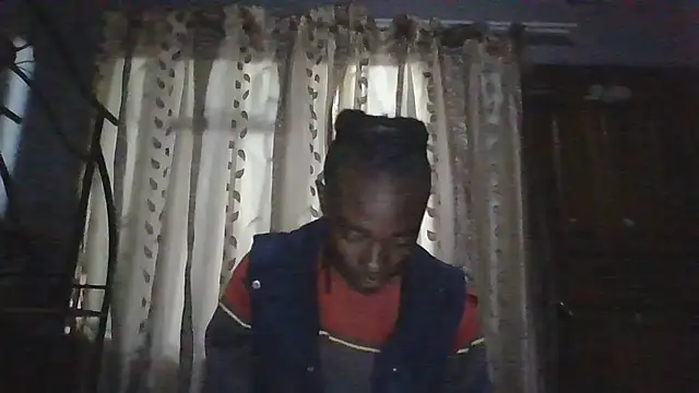 Snapshot of Nykho17 chatting on 11.05.25 Nykho17 online show from 11.05.25