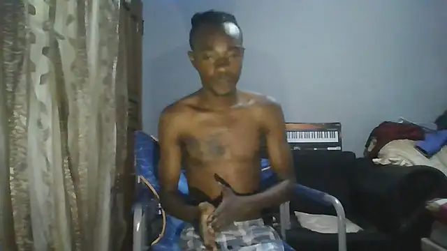 Snapshot of Nykho17 chatting on 11.17.25 Nykho17 online show from 11.17.25