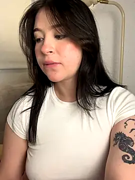 NicoleLeinn online show from 09.28.25