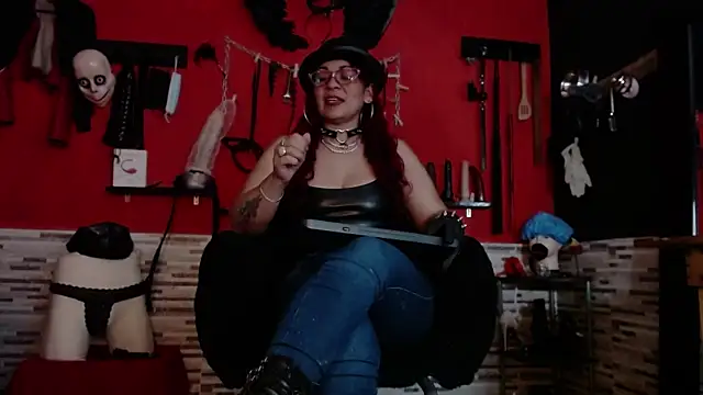 Snapshot of Miss_Mirandaa chatting on 10.31.25 Miss Mirandaa online show from 10.31.25