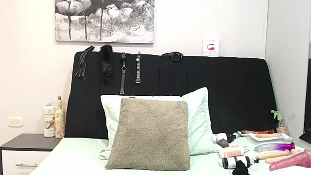 Snapshot of DonnaJoness chatting on 09.13.25 DonnaJoness online show from 09.13.25