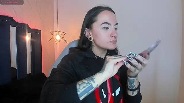 Snapshot of Zami_Escobar_of chatting on 09.30.25 Zami Escobar of online show from 09.30.25