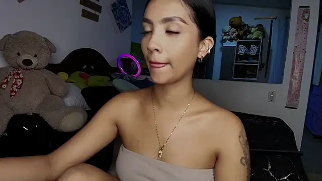 mia yireth online show from 09.25.25