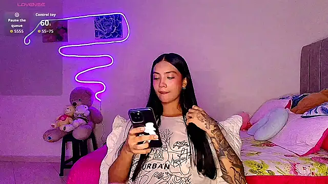 mia yireth online show from 04.21.26