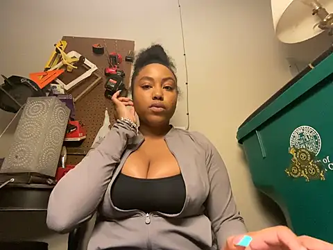 Snapshot of princesslivv chatting on 02.19.26 princesslivv online show from 02.19.26