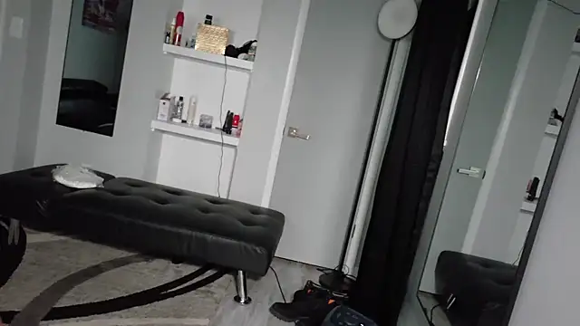 SLANGONDEMHOES online show from 09.12.25