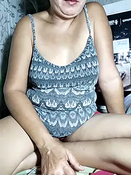 Snapshot of sweet_candiceee chatting on 09.17.25 sweet candiceee online show from 09.17.25